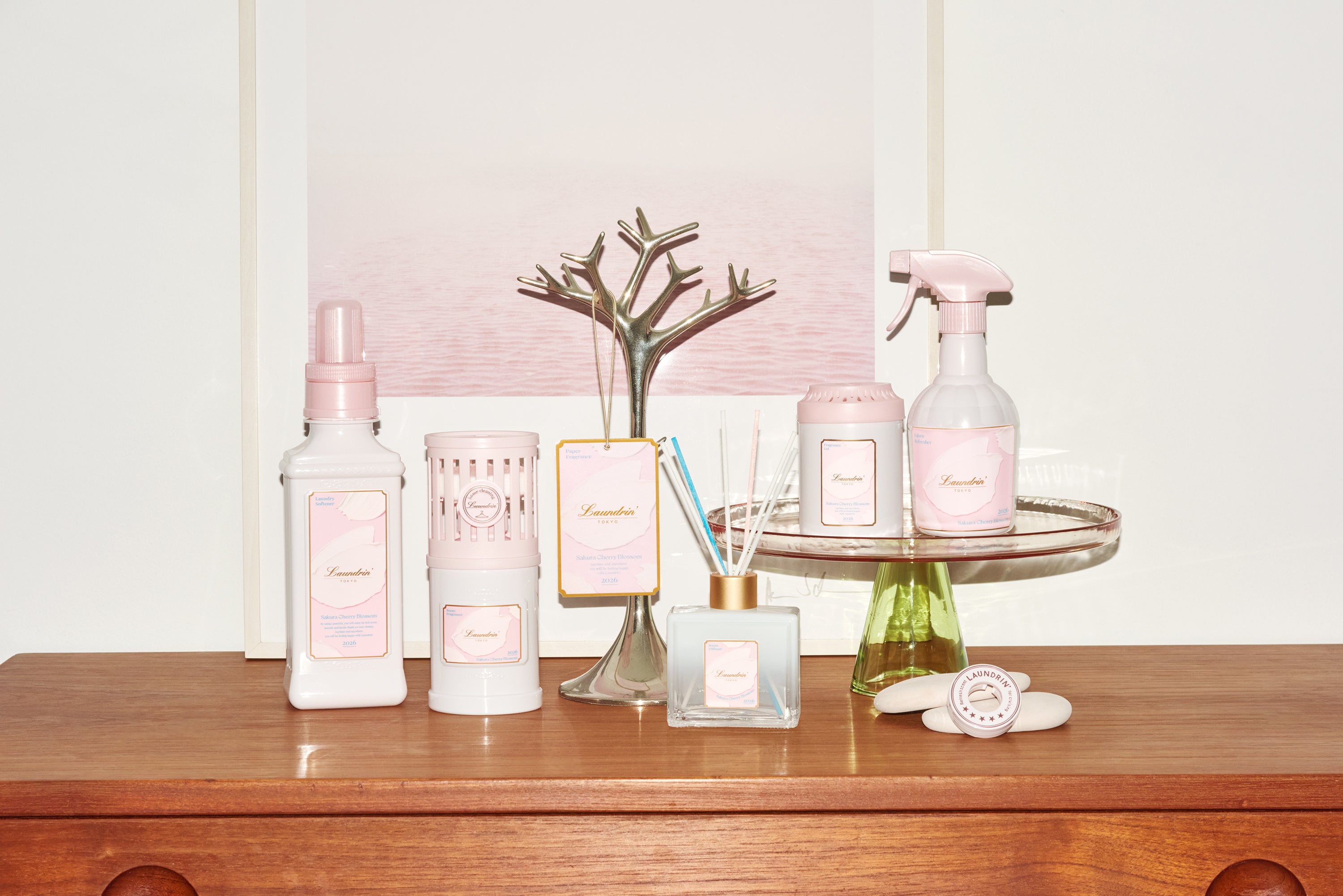 桜の陰影が織りなす、優雅な春の限定フレグランス 「ランドリン SAKURA