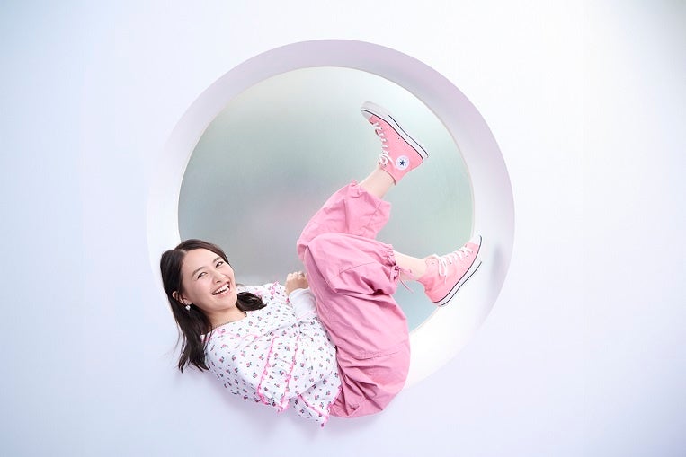 シンガーソングライター 有華 Major 1st Full Album「messy bag」に