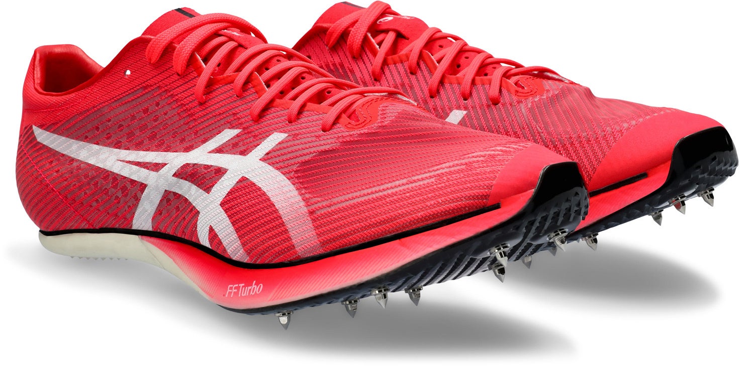 フルレングスカーボンプレートや高反発素材「FF BLAST TURBO」を搭載