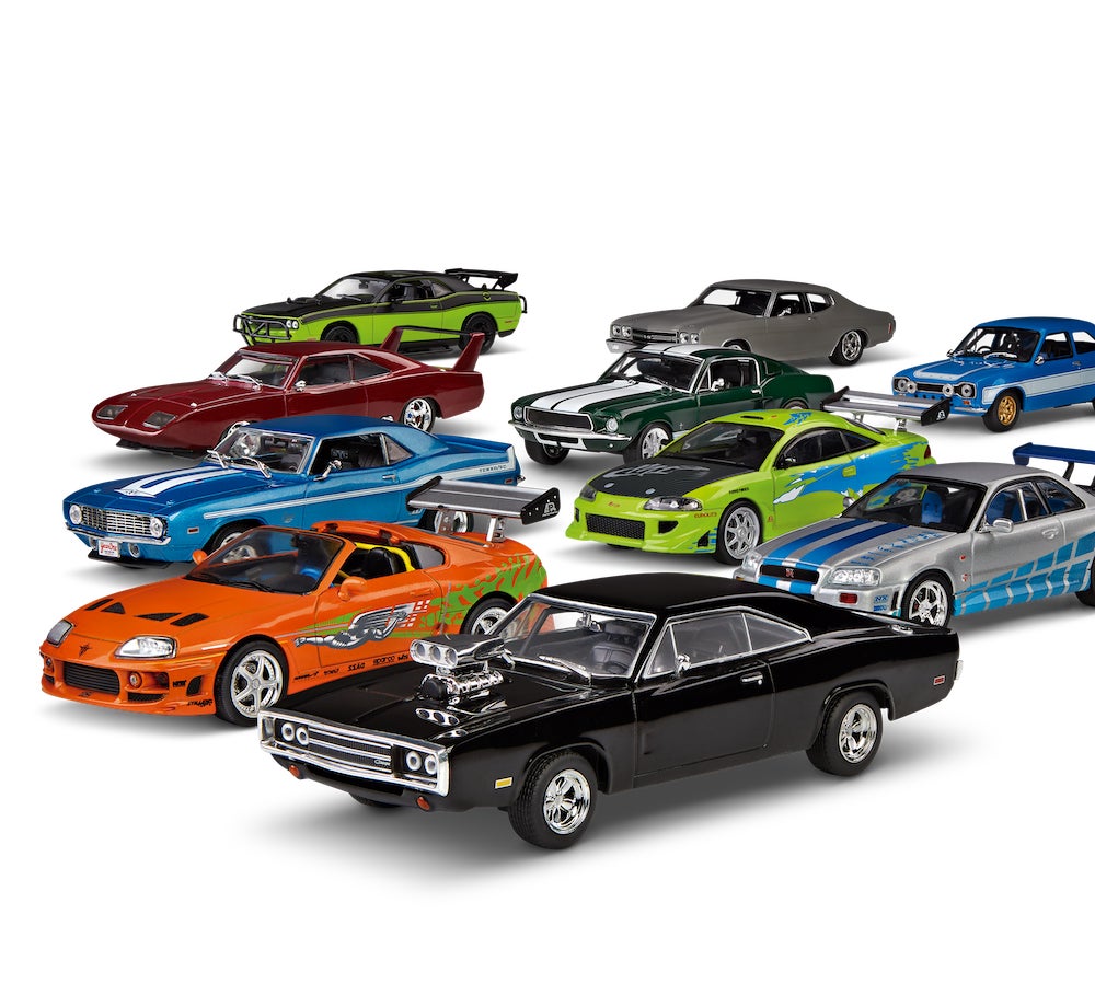 映画10作品に登場する名車たちが1/43スケールのダイキャストモデルで