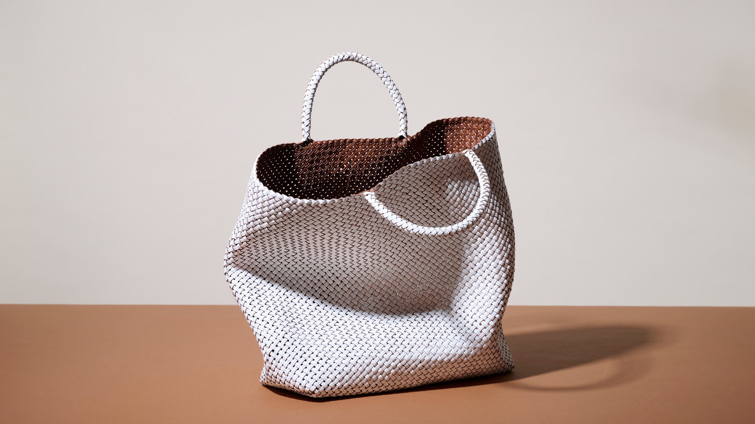 HIROFU】初夏のスタイルを彩るメッシュシリーズ＜BREZZA＞に新型ビッグ