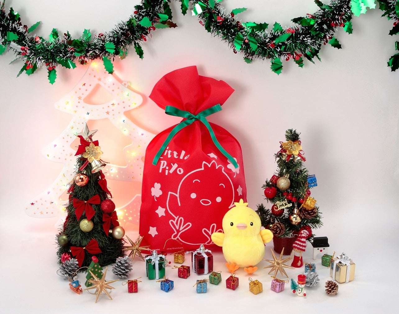 今年のクリスマスプレゼントに！ 「ぴよちゃん」のぬいぐるみと絵本