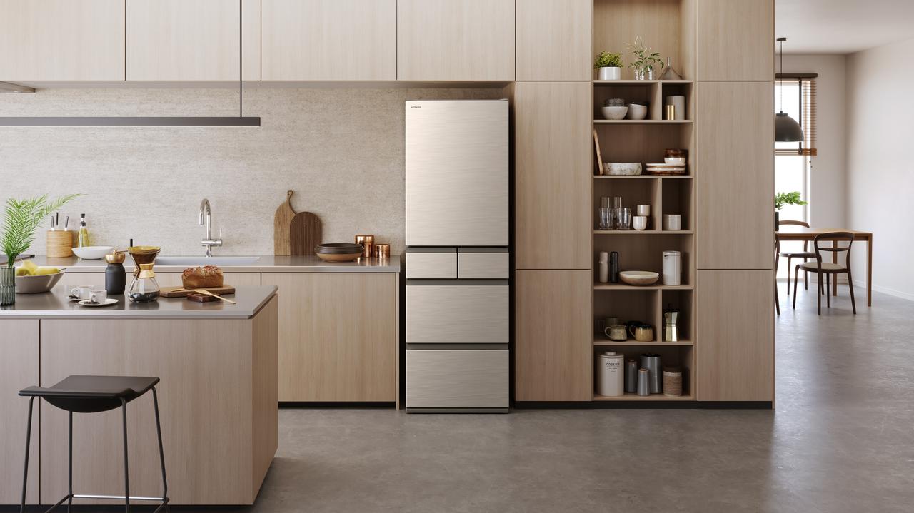 シングルドアタイプの冷蔵庫「まんなか冷凍 HWSタイプ」および