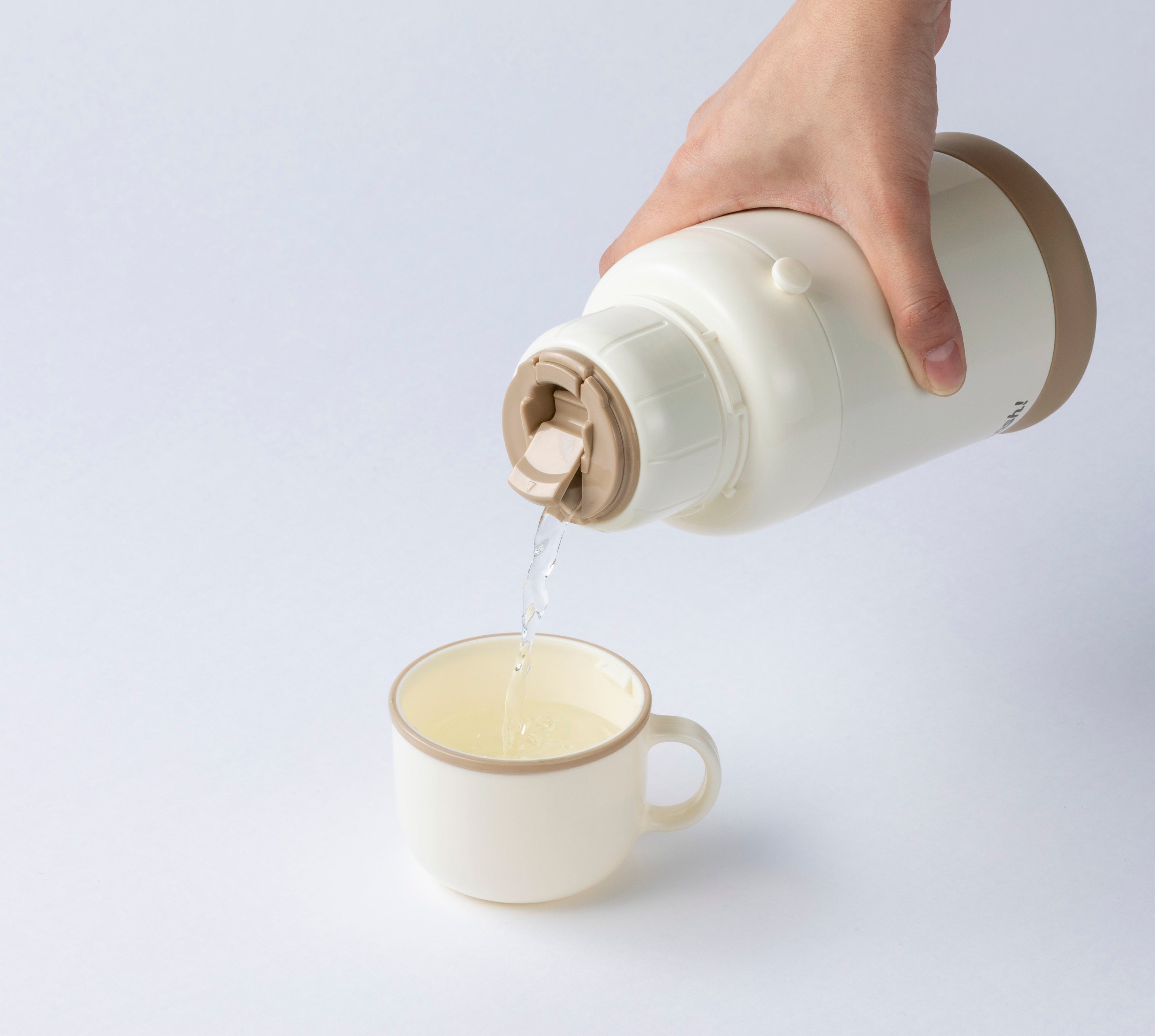 2通りの飲み方ができる「mosh! ラッテキッズボトル」を発売 | 株式会社