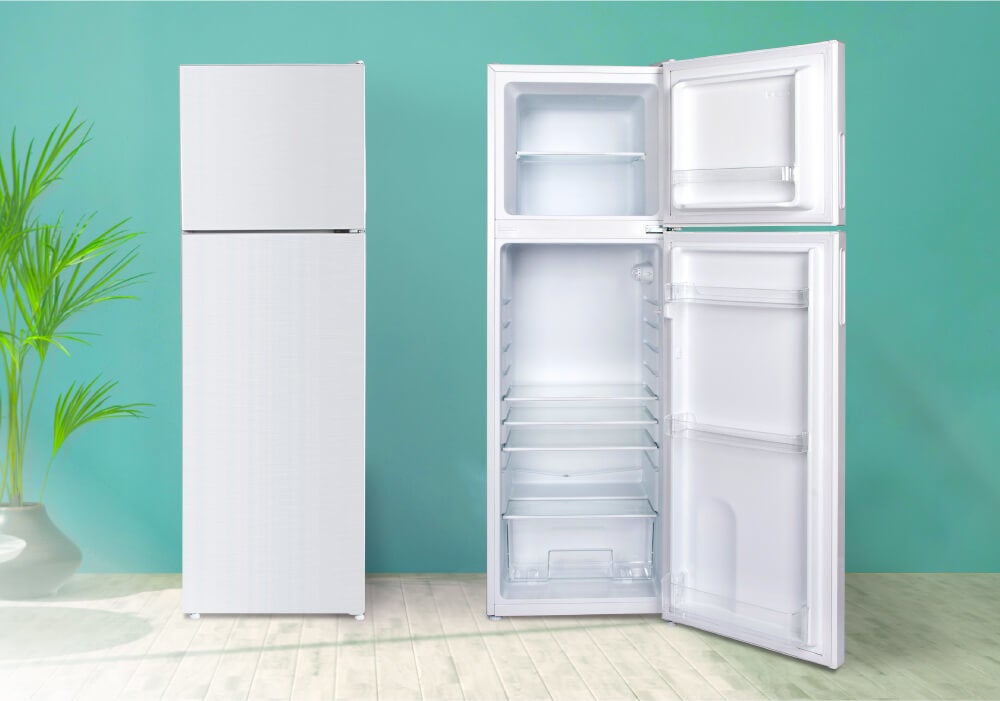 スリムな幅でコンパクトなキッチンにも設置しやすい168L冷蔵庫を
