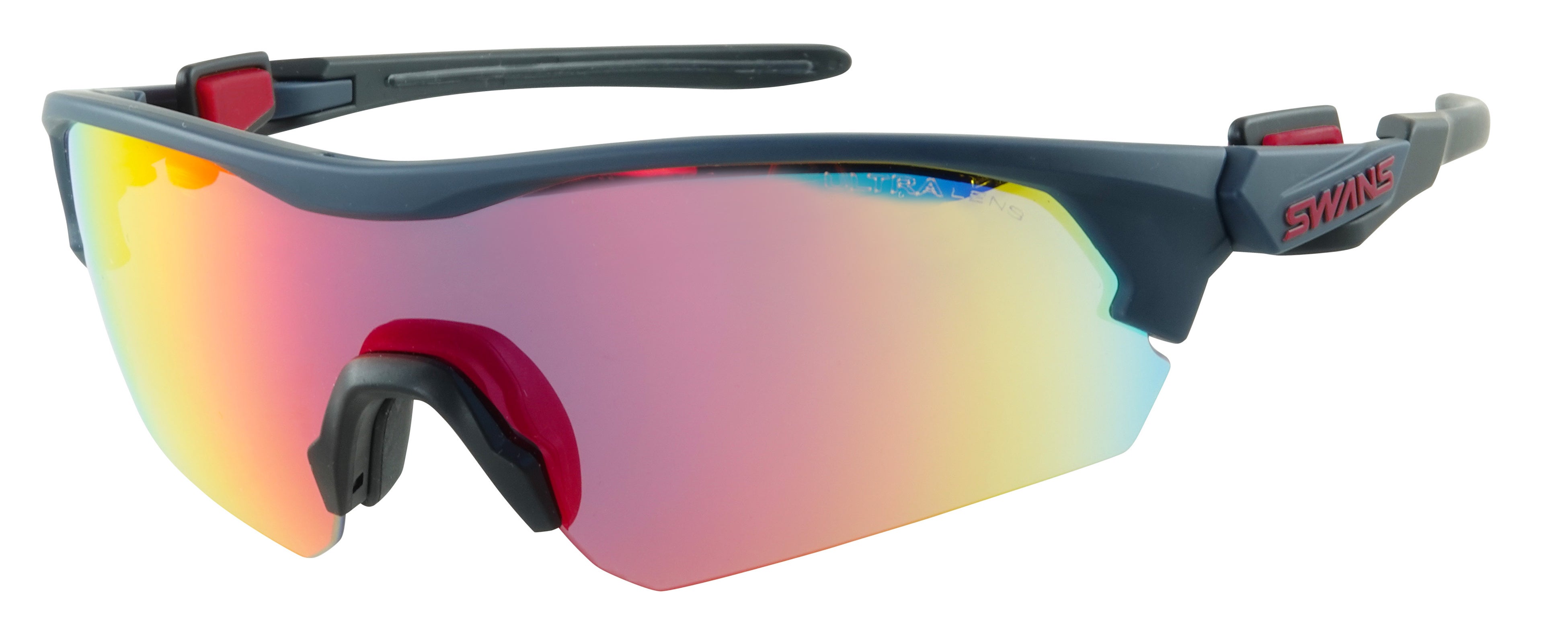 プロ野球・埼玉西武ライオンズの源田壮亮選手とSWANSサングラス