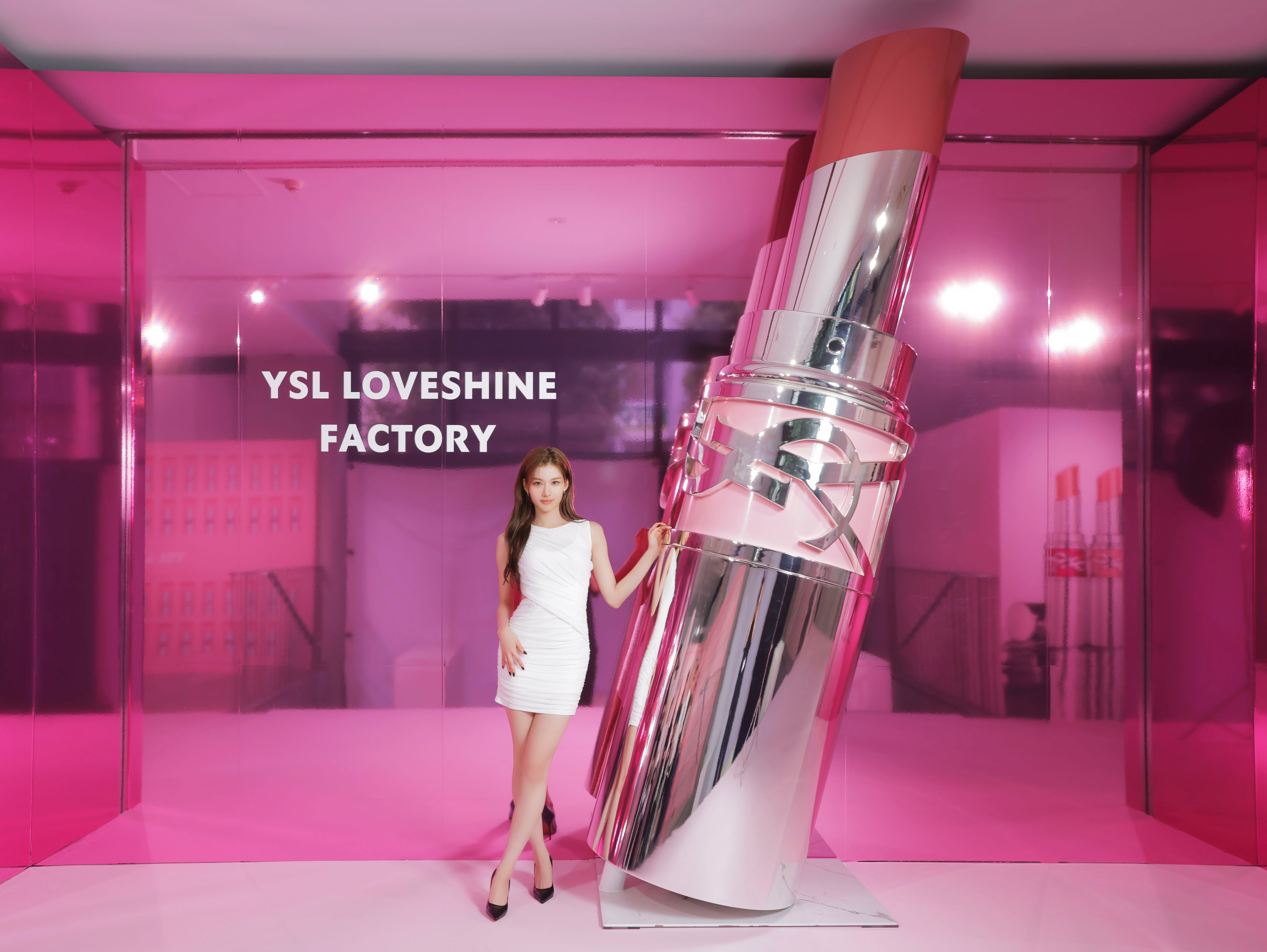 YSL BEAUTY】「YSL ラブシャイン リップスティック」のみずみずしい唇