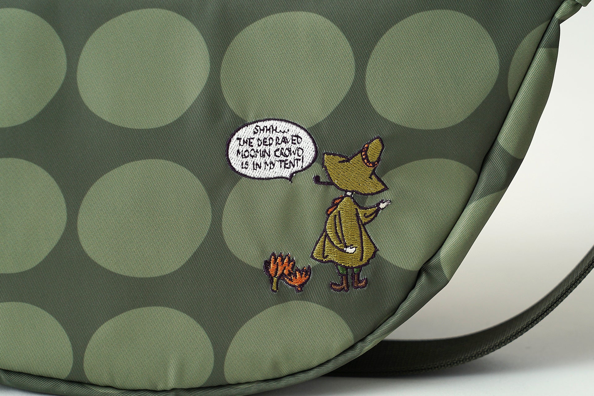 ムーミン】軽くて快適なバッグが新登場！華やかな柄にリッチな
