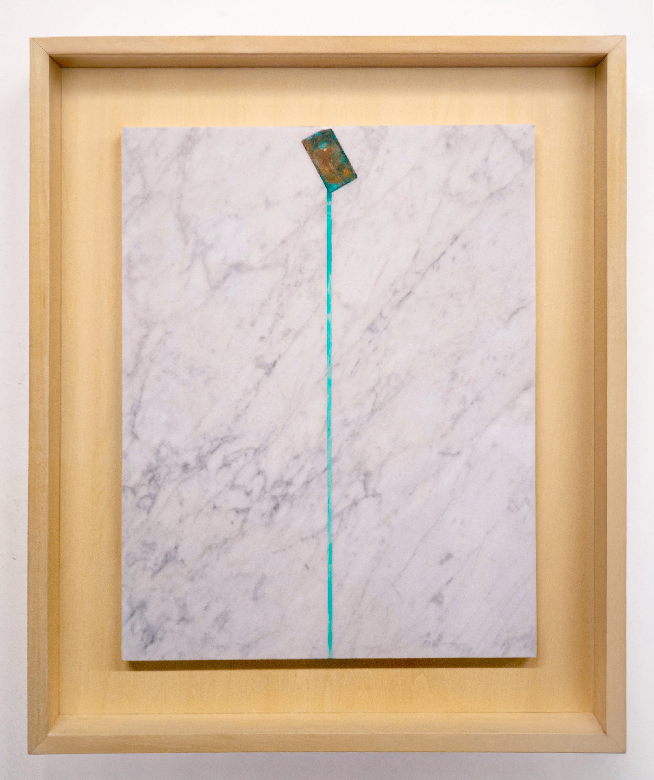 永続性と消失、そのあいだに浮かぶ痕跡。表参道・骨董通り沿いの「アザ