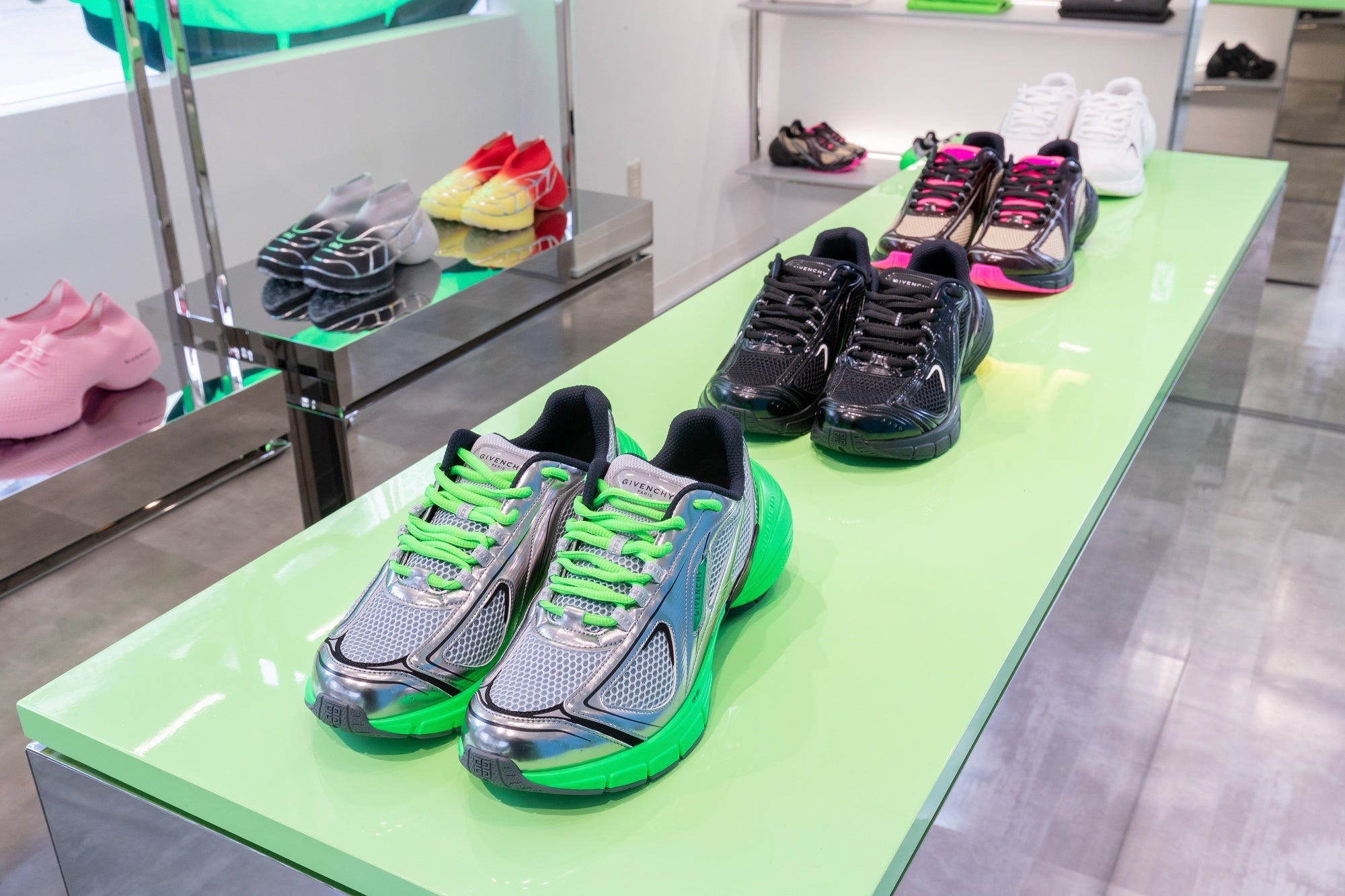 ジバンシィがメンズのアイコンスニーカー『TK-360』シリーズの新作『TK