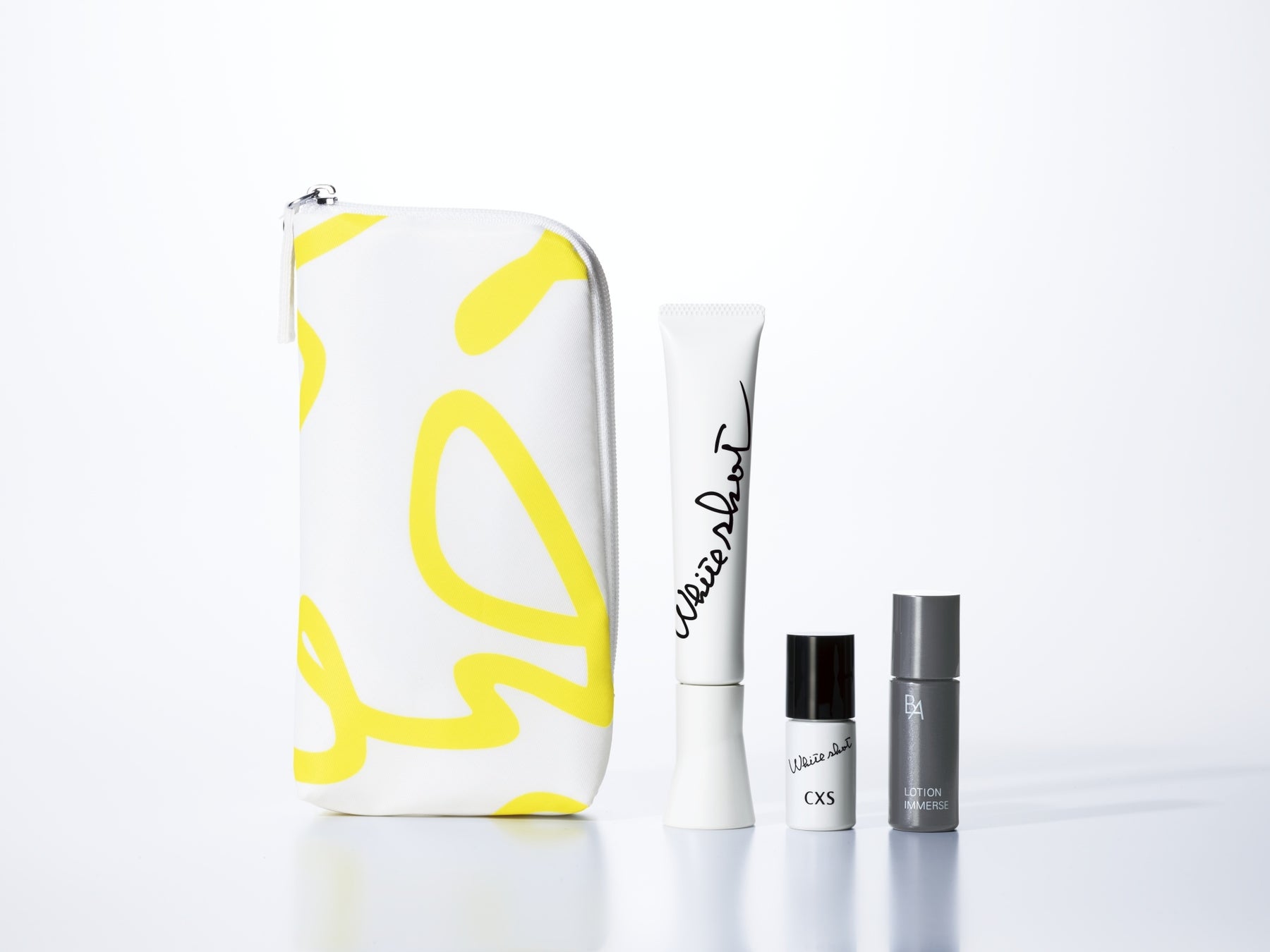 まっさらに冴えわたるような、透明感あふれるような肌と毛穴※1の目立た