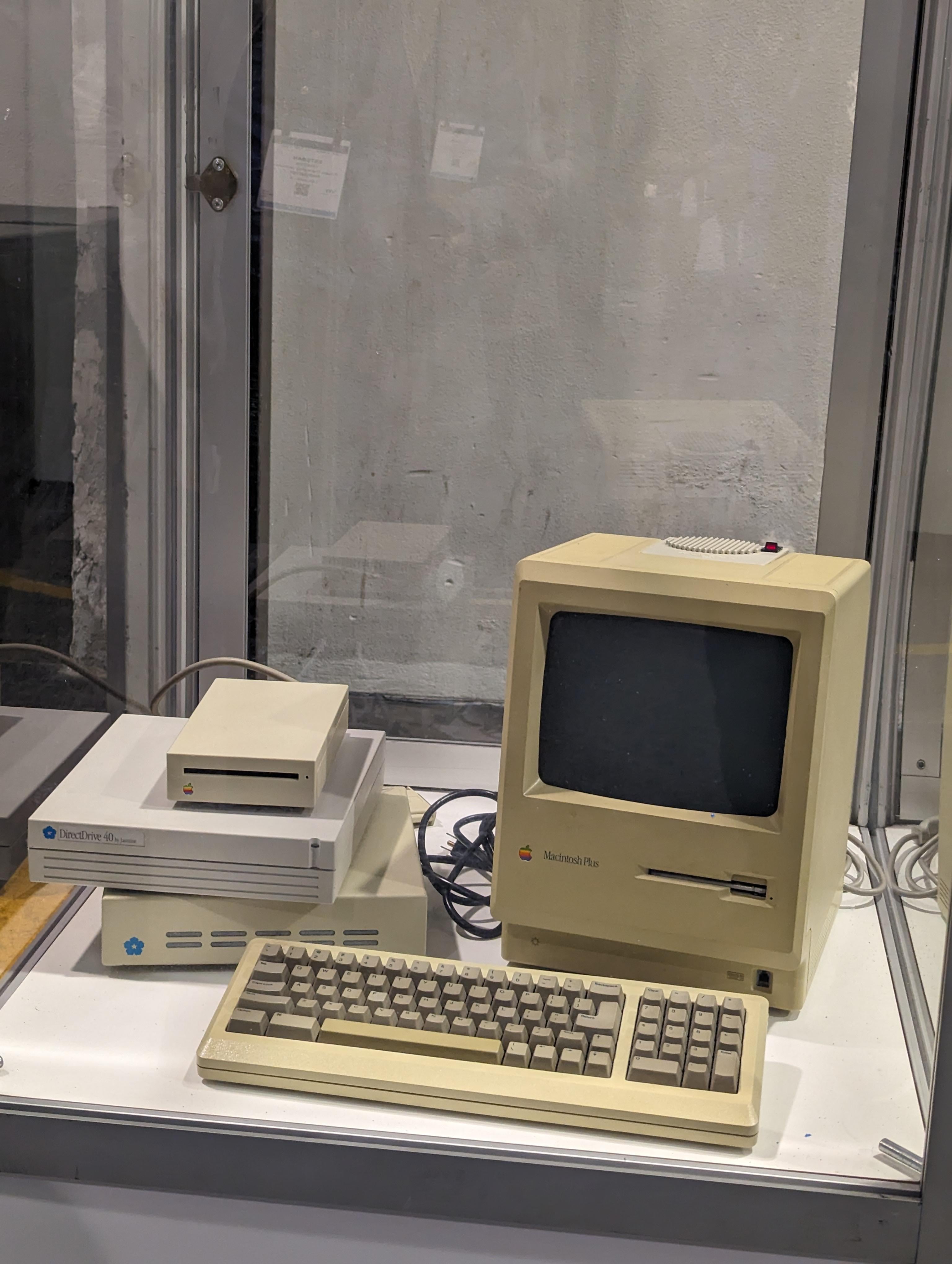 Apple Macintosh(Mac) Plus : r/VintageApple