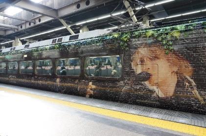 南海電車×ラルクHYDEさんコラボの特急「HYDE サザン」運行延長が決定