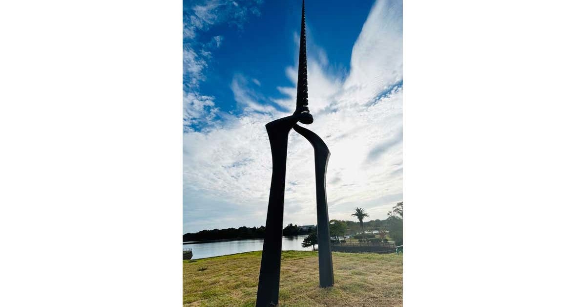 新世紀エヴァンゲリオン」の“ロンギヌスの槍”が出現!? 全長7メートル