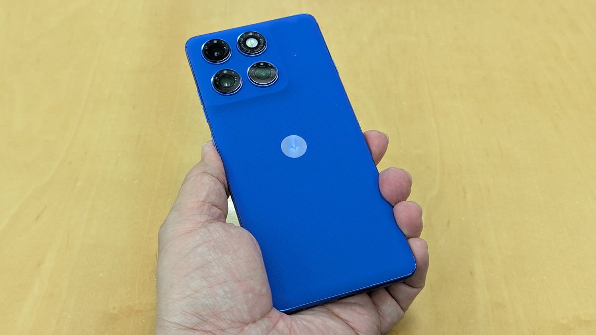 モトローラがAIキー搭載で125W急速充電対応のスマホ「motorola edge 60