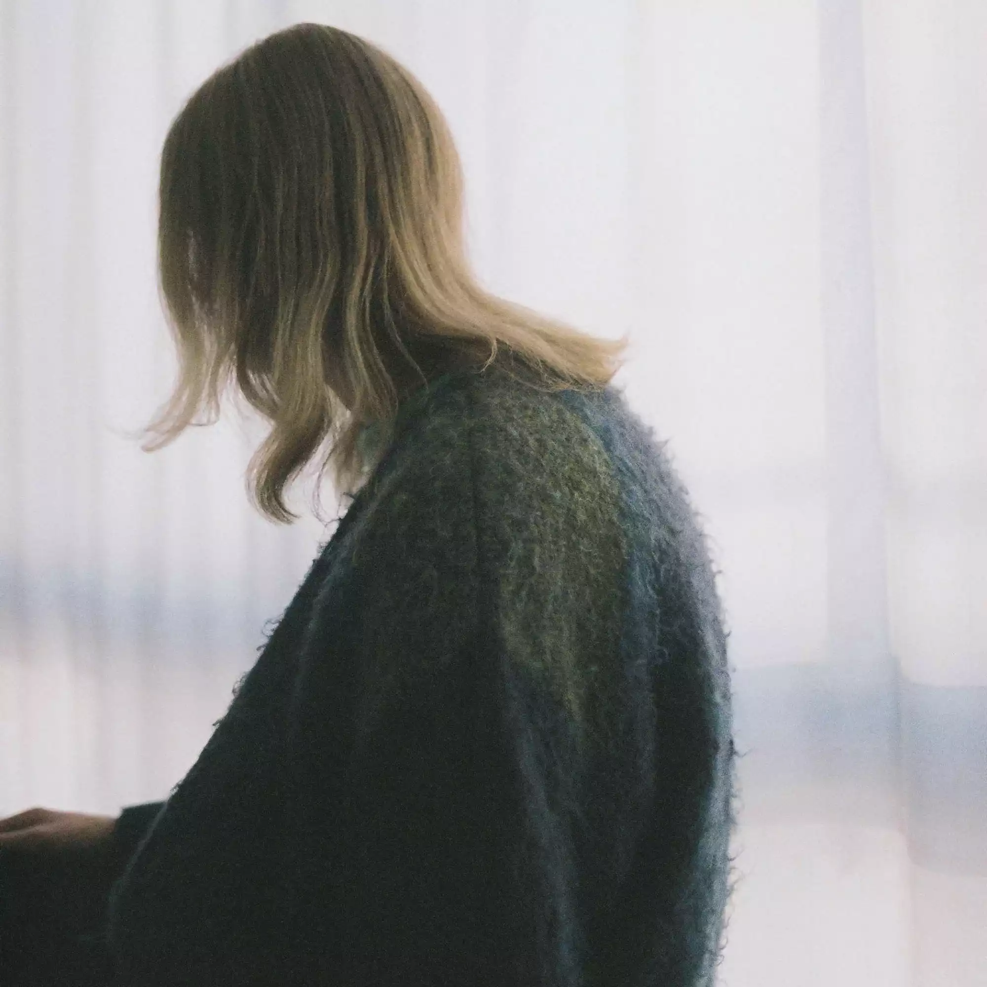 YOKE × Graphpaperコラボ新作・芸術家ジョージア・オキーフの作品を