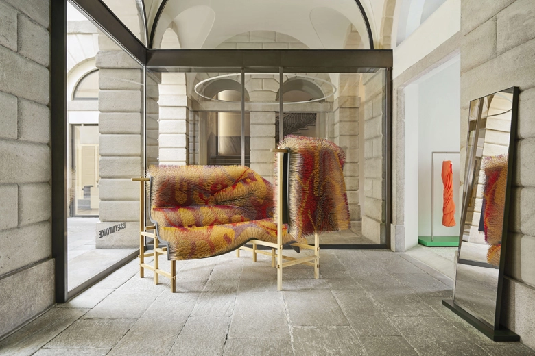 日常の素材が思いがけない視覚的リズムを描き出す｜ISSEY MIYAKE × We