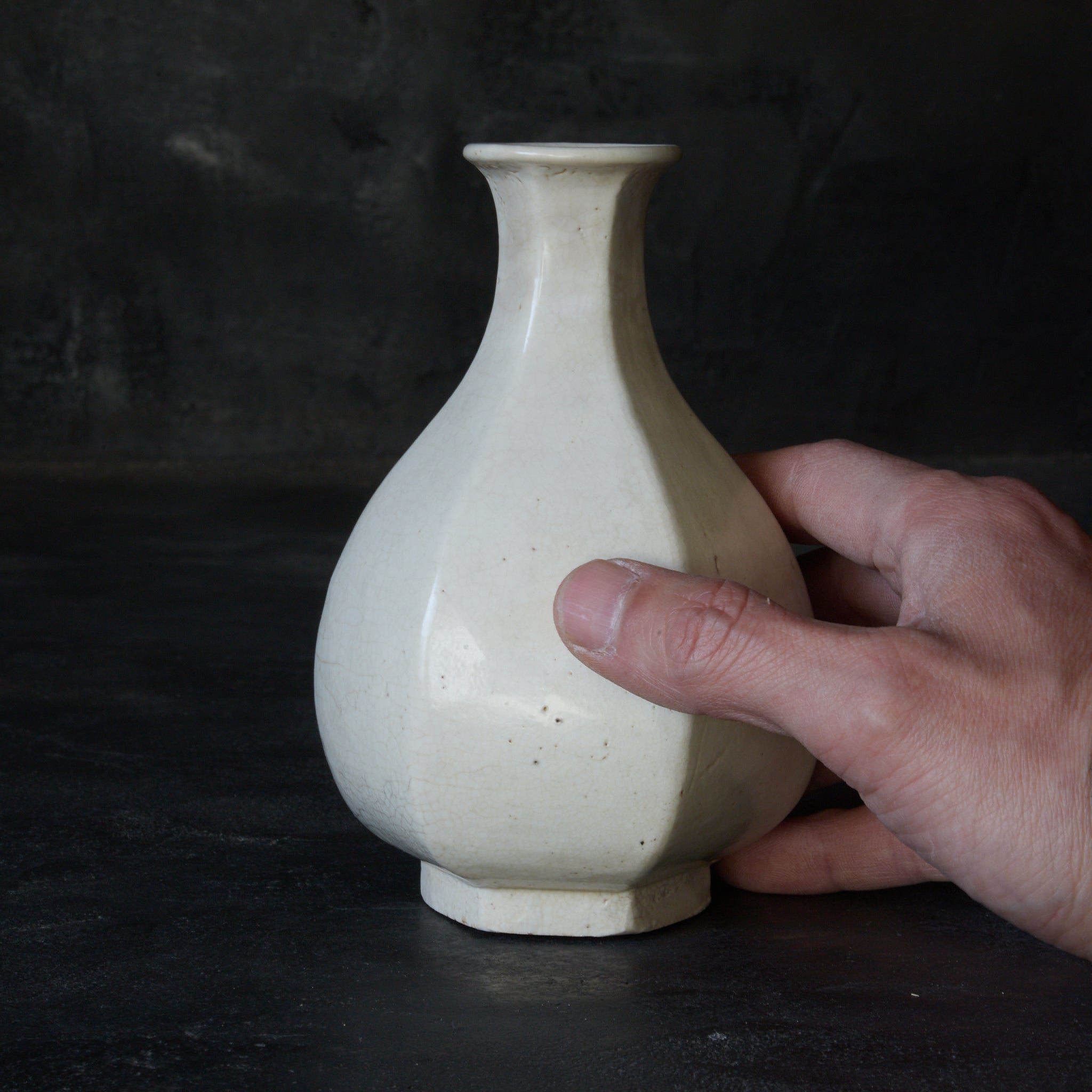 李朝 白磁面取瓶 徳利 木箱付（1392–1897 CE） | 入蘆花（ロカニイル）