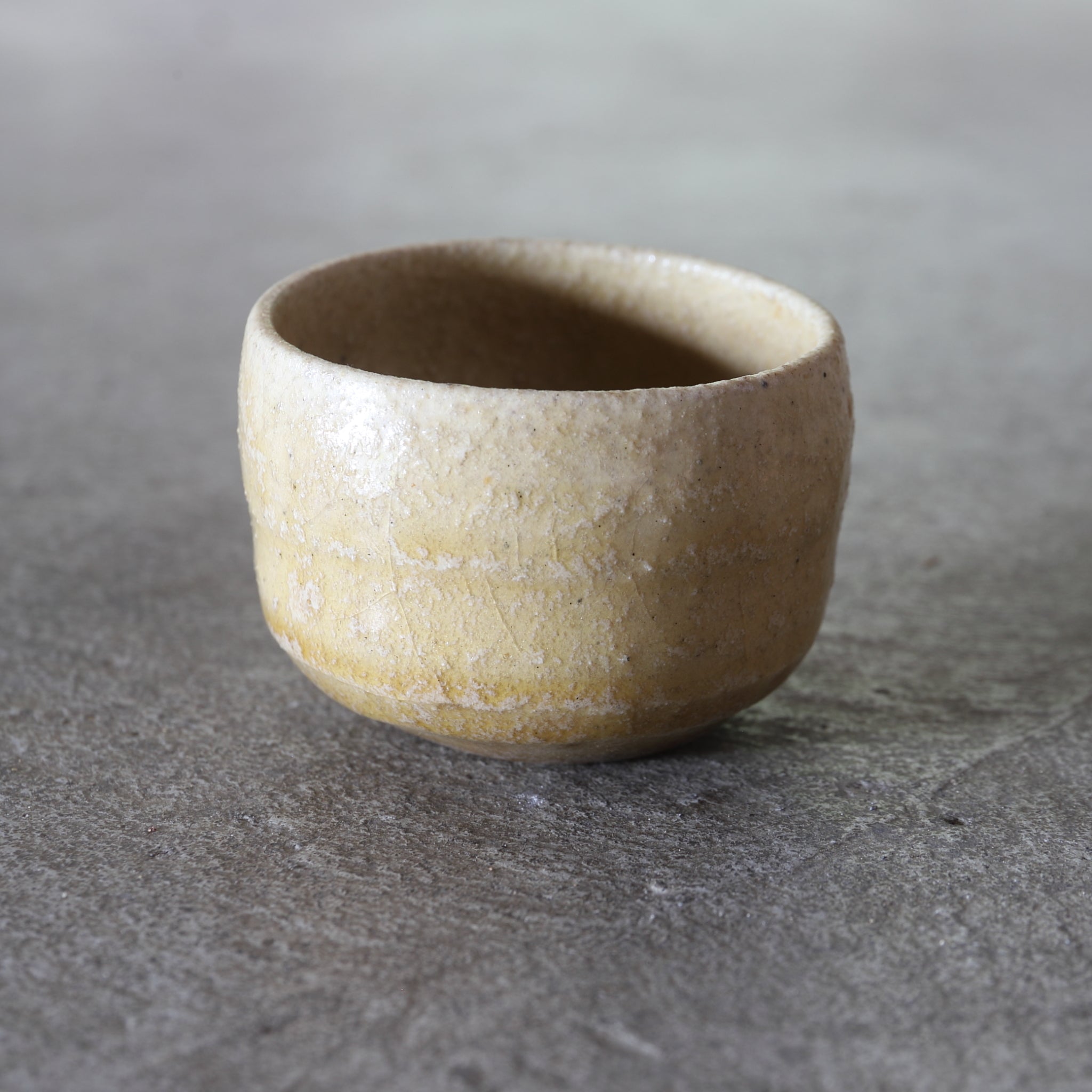 江戸時代 黄瀬戸盃（1603–1867 CE） | 入蘆花（ロカニイル）