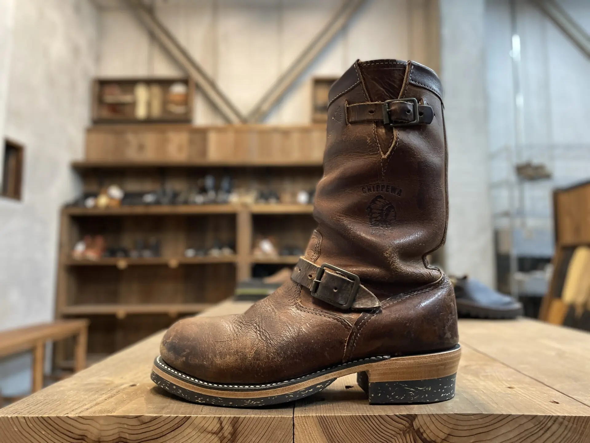 履き込まれたチペワのエンジニアブーツをDr.Soleでカスタマイズ - 靴