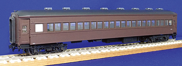 ディープランニングから戦前製国鉄鋼製客車スハ32&マニ36の塗装済