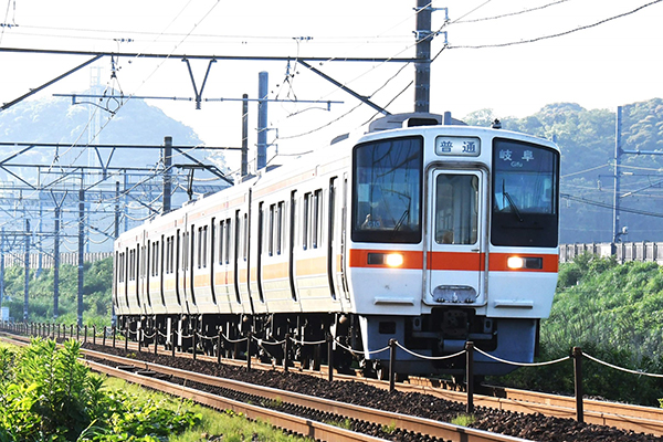 大雨による運用変更】静岡発の3109F普通列車に311系が充当される
