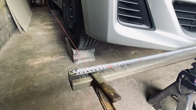 タイヤの片減りを解消 キャンバーボルト取り付けとアライメント調整