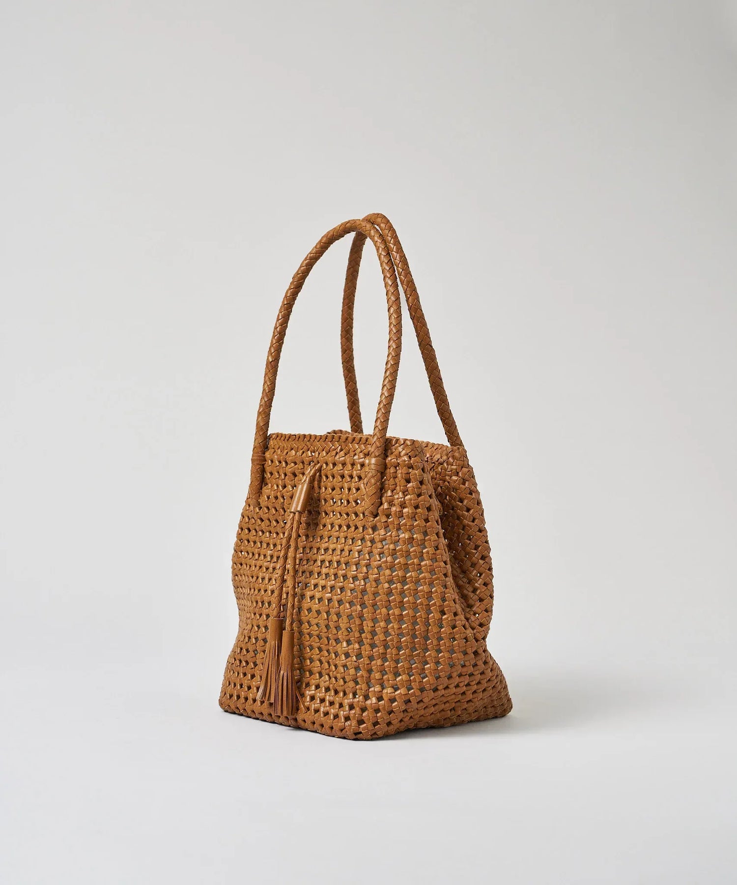 ラグジュアリーなやぎ革メッシュトートバッグ - 春夏限定の涼しげな籠