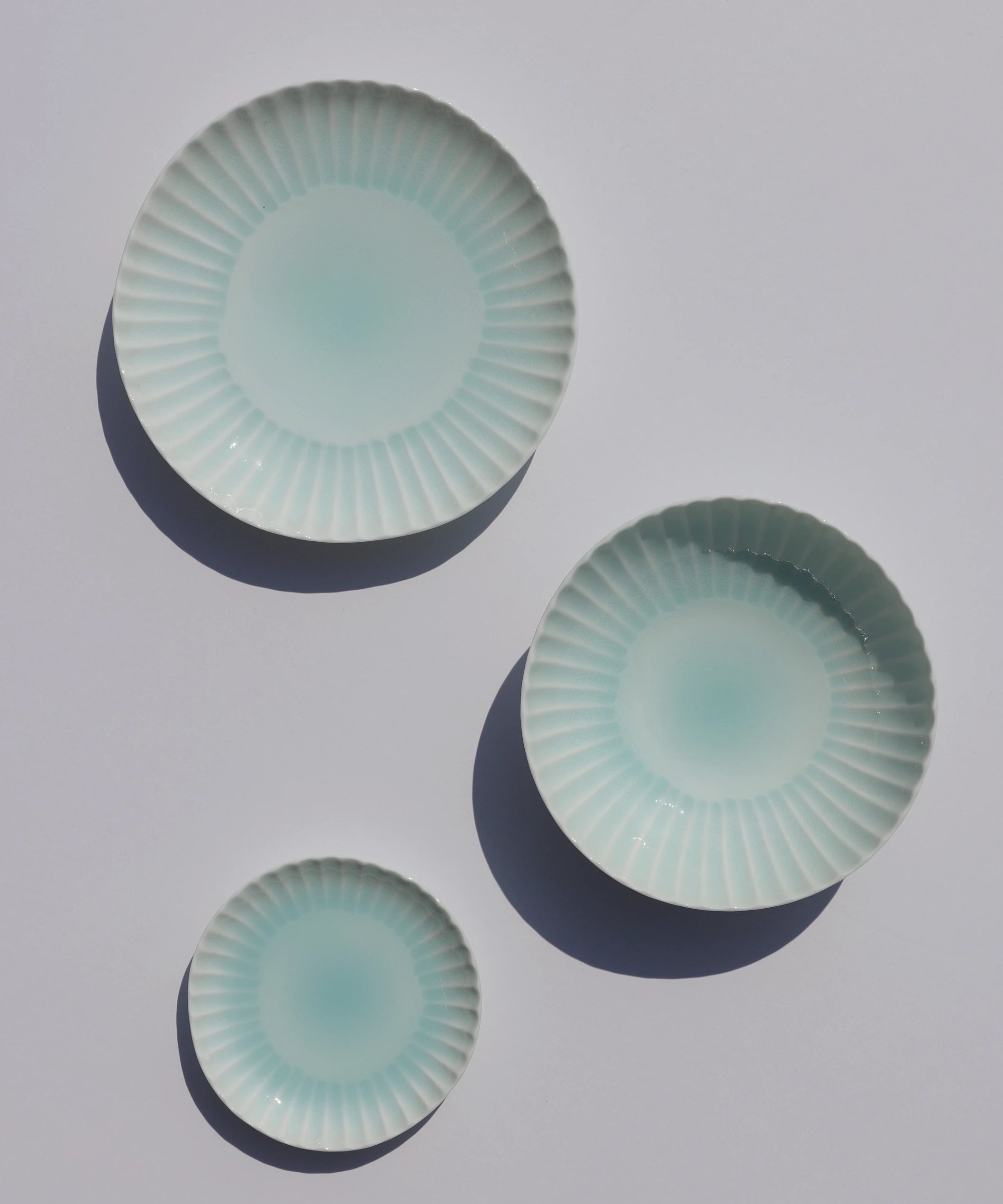 青白磁しのぎ - 深鉢 | 有田焼(ありたやき)の専門通販 Realita