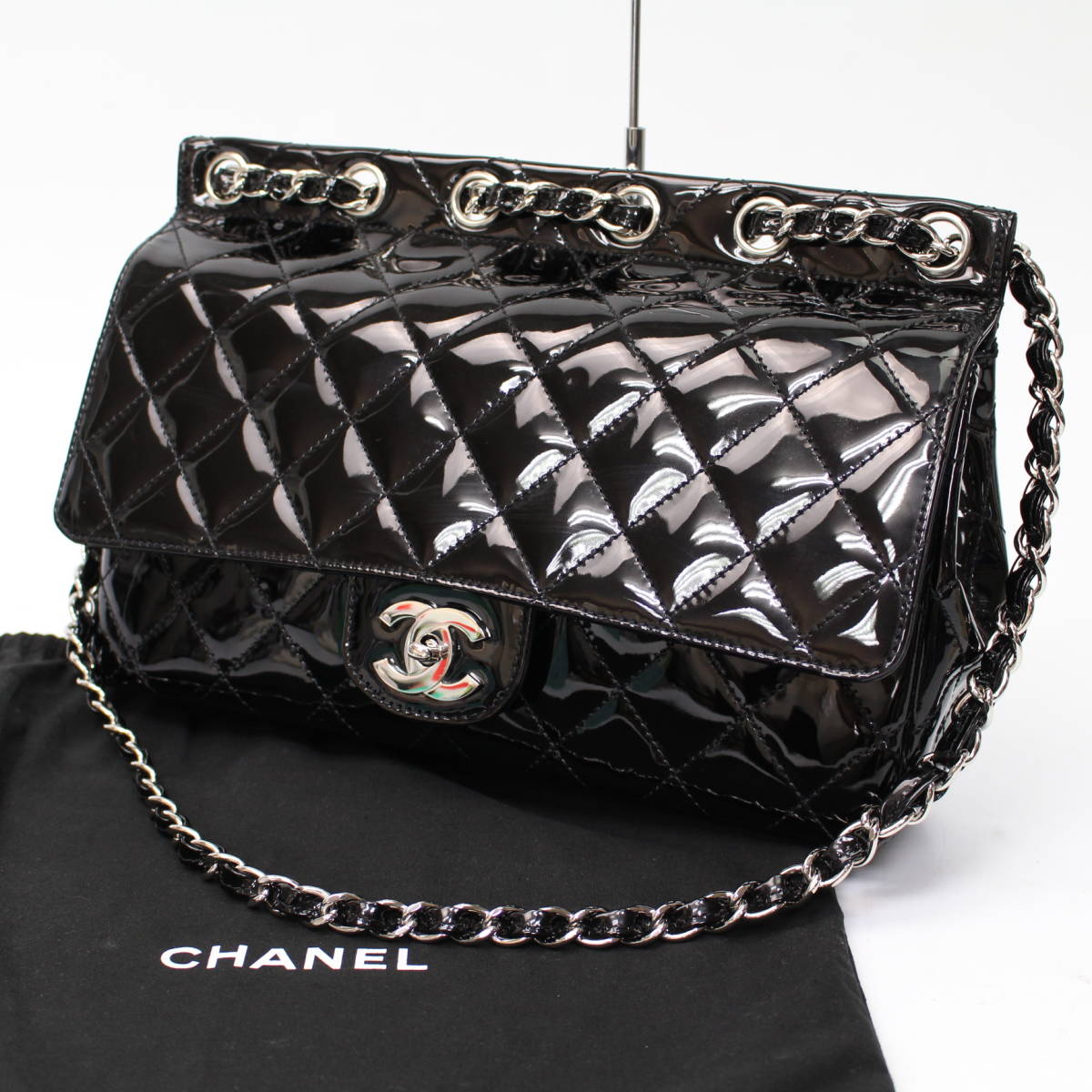 CHANEL エナメルチェーンバッグ シルバー ブラック レディース