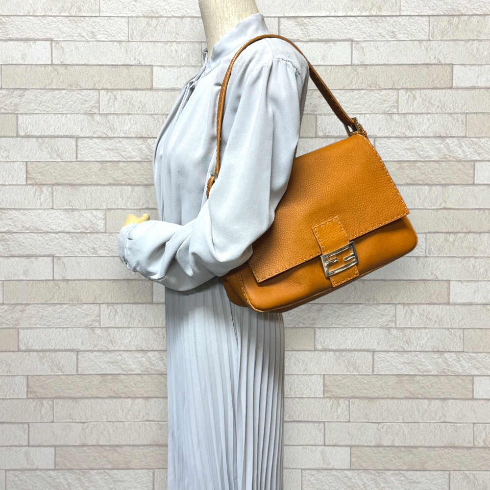FENDI フェンディ マンマバケット セレリア ショルダーバッグ レザー