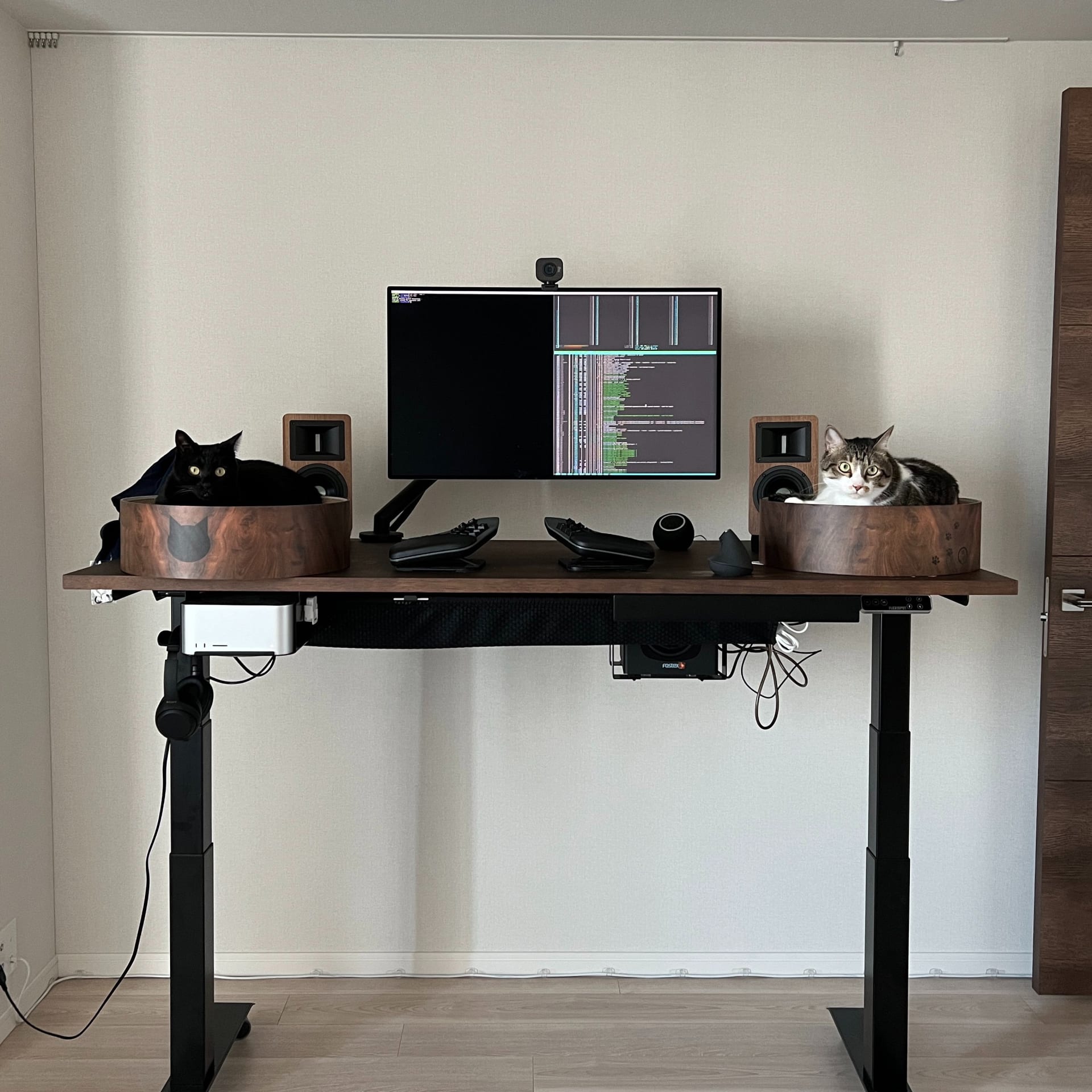 PC Mountにさまざまなモノを載せ、もっと活用する | PREDUCTS