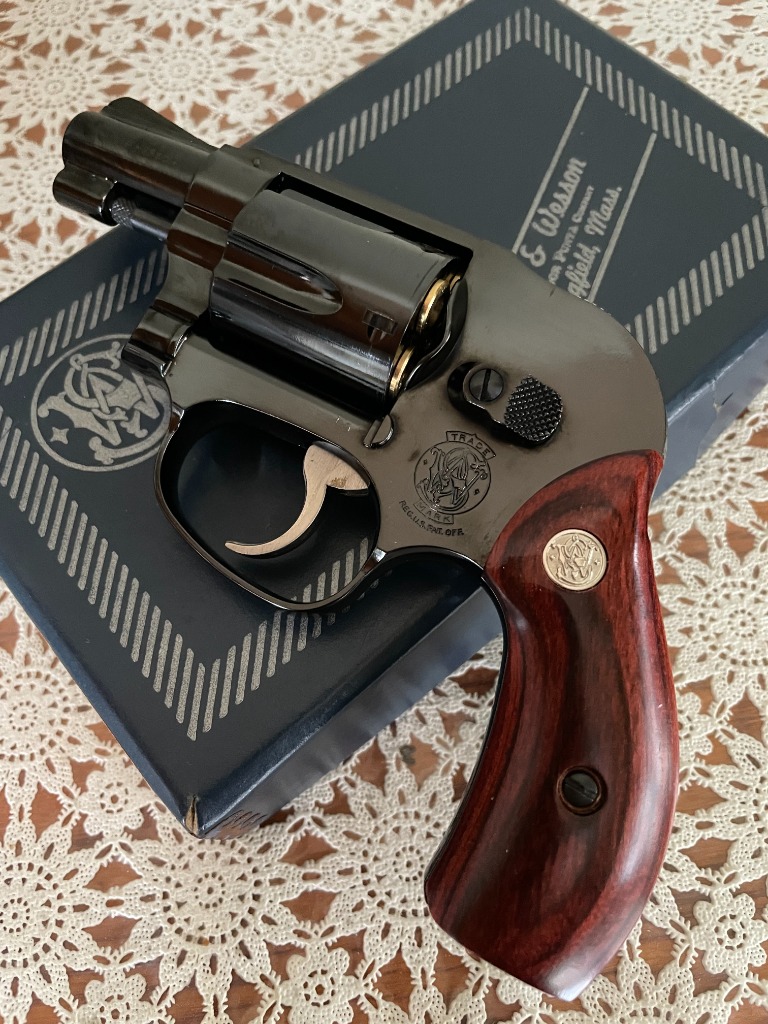 アルタモント S&W Jフレーム ラウンドバット用 木製グリップ