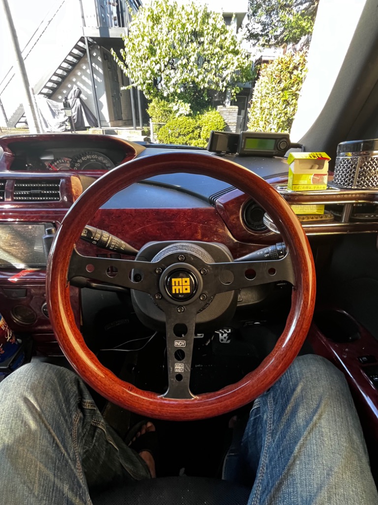 正規品 MOMO モモ ステアリング HERITAGE LINE INDY ヘリテージライン