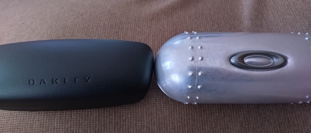 OAKLEY（オークリー） スポーツ サングラス ケース OAKLEY LARGE METAL