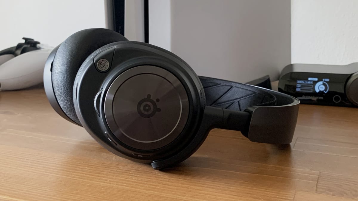 SteelSeries Arctis Nova Pro Wireless Headset Review - Reviewed
