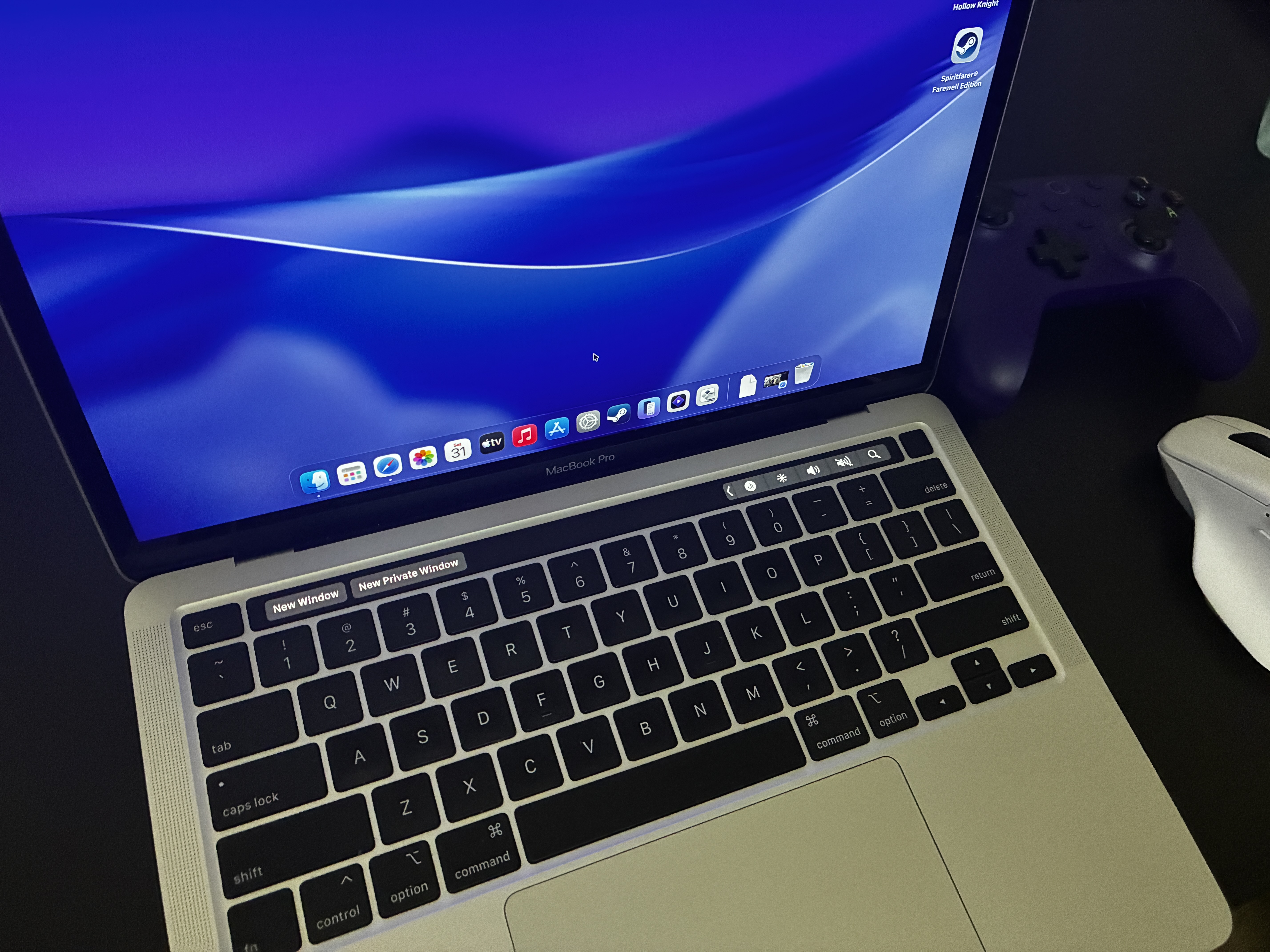 MacBook Pro 13 インチ (2020) シルバー - Core i7 2.3 GHZ - SSD