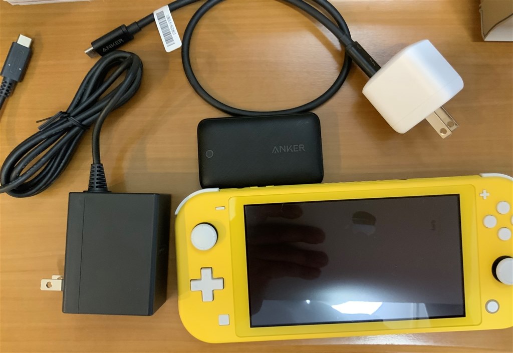 Switch Lite イエロー ＆スマブラスペシャル、充電器付き Switch Lite