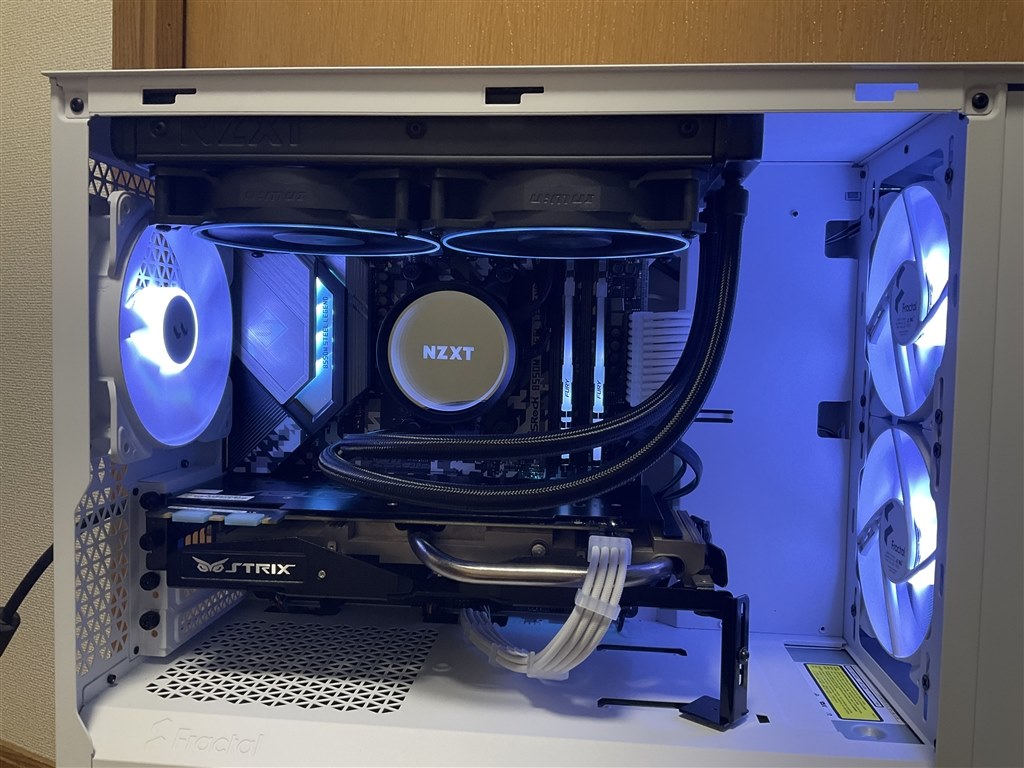 トップにも240mmラジエーター付きました。』 Fractal Design Pop Mini