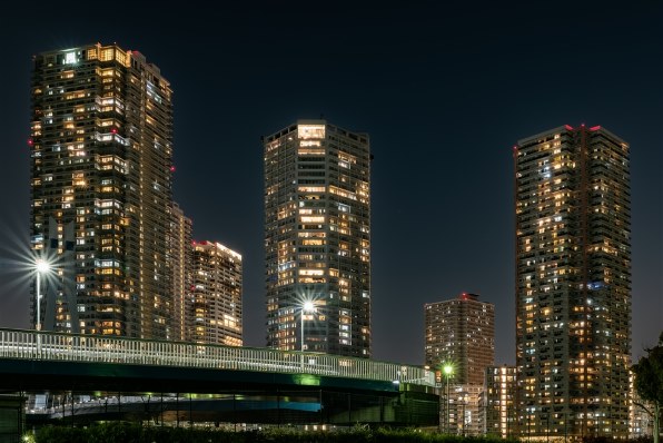 ニコン AI AF-S Zoom Nikkor ED 28-70mm F2.8D(IF) (ライトグレー)で