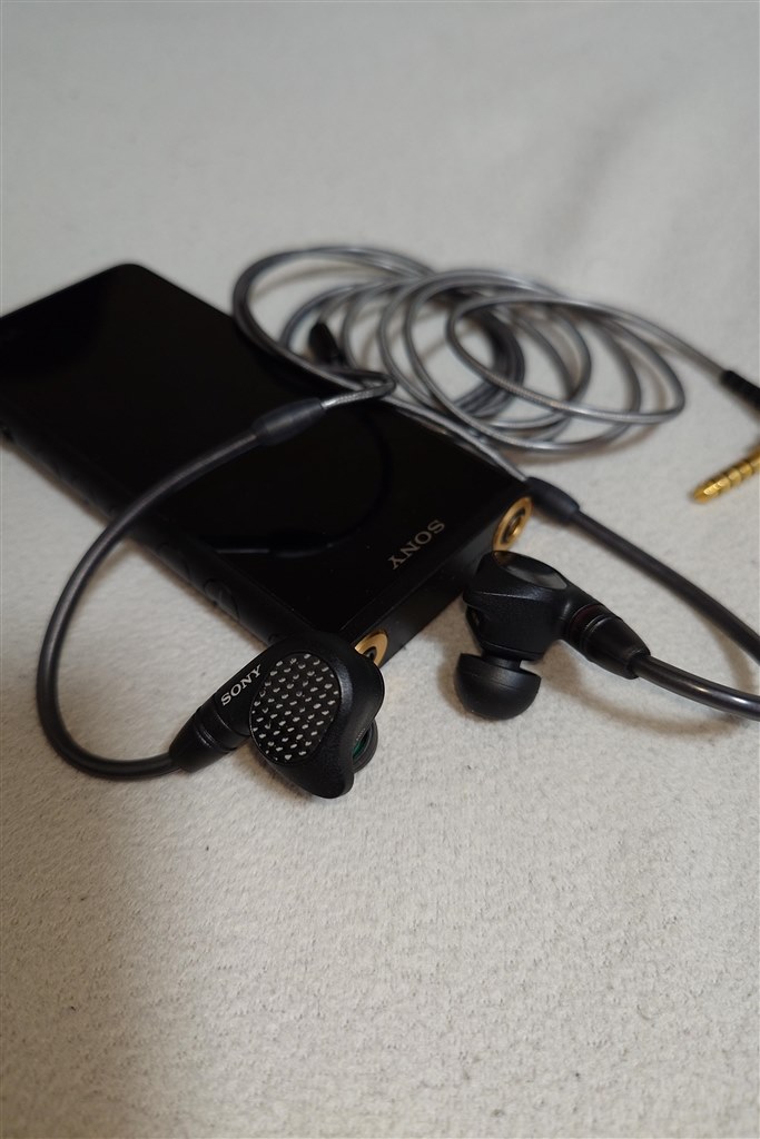 ごく自然なバランスとほんの少しの温かみ。』 SONY IER-M9 ガラっ