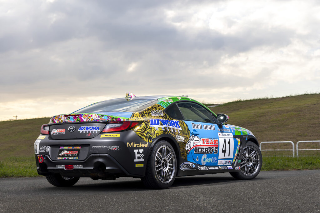 CLOSE-UP WHEEL 激戦レースで性能を実証 縁石に乗っても暴れにくい