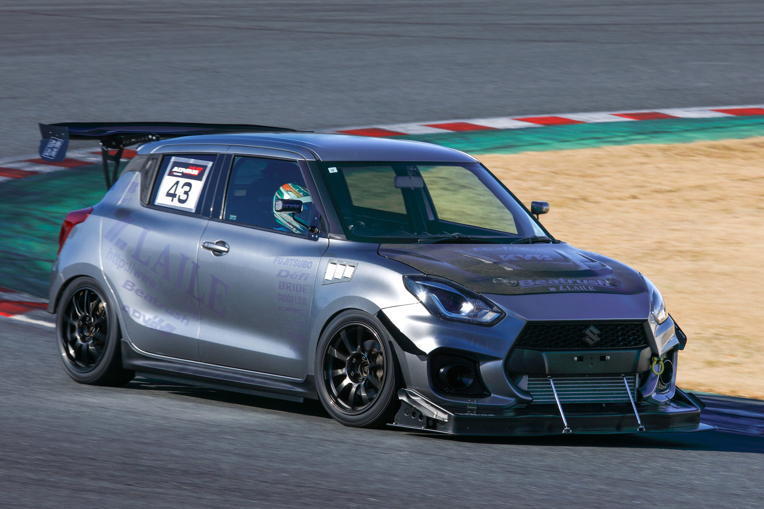 直噴の大容量インジェクターにより 20psものパワーアップで挑む