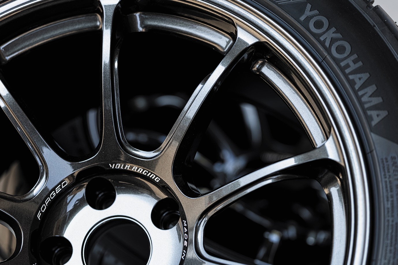 RZ34 FAIRLADY Zで RAYSホイール乗り比べ - REVSPEED