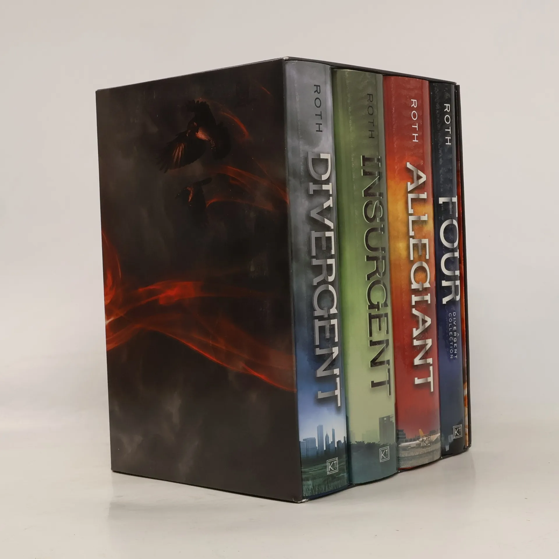Divergent Series 1-4 - Veronica Roth - bookbot.com
