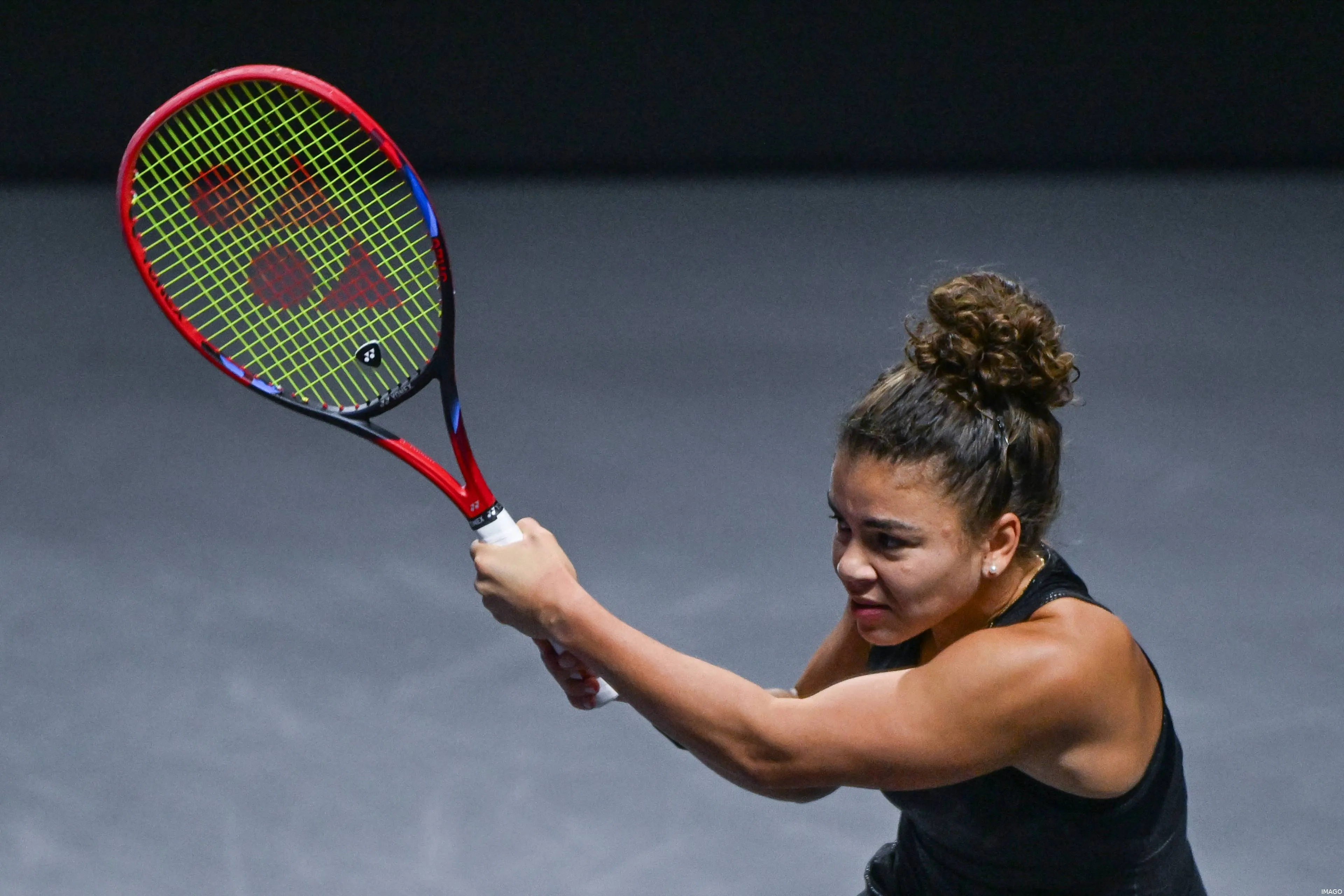 One in a million: Perfectly-timed viral picture of Jasmine Paolini