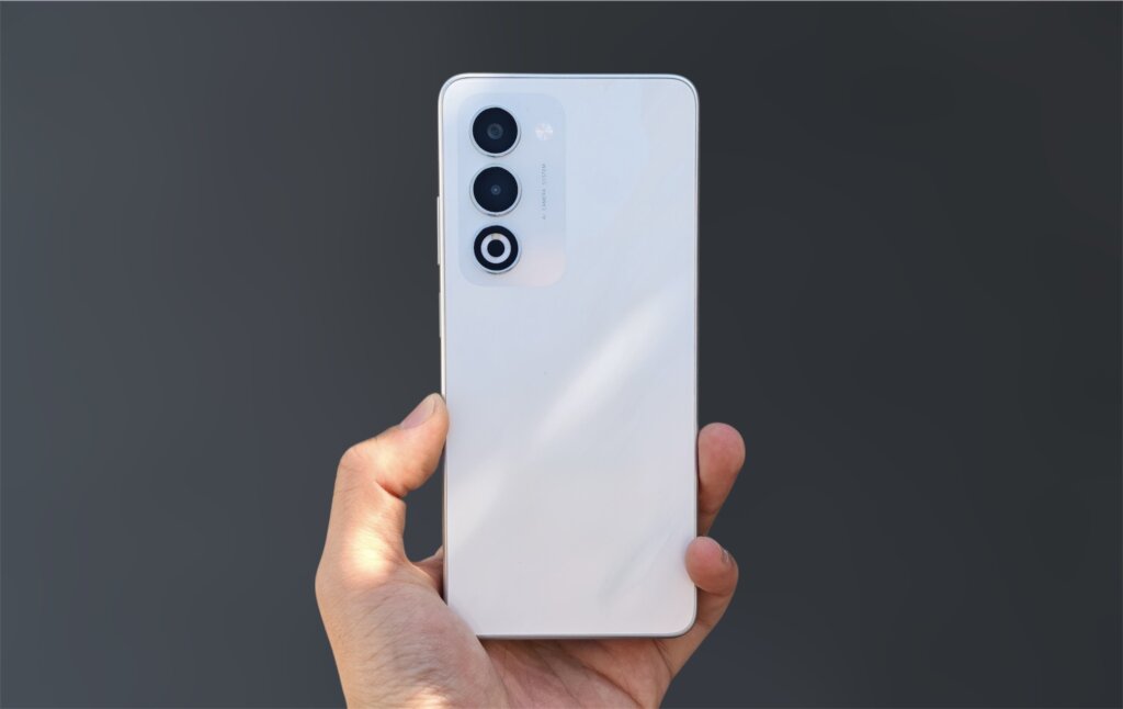 OPPO A5 5G レビュー】見やすい画面とスタミナバッテリーはビジネス