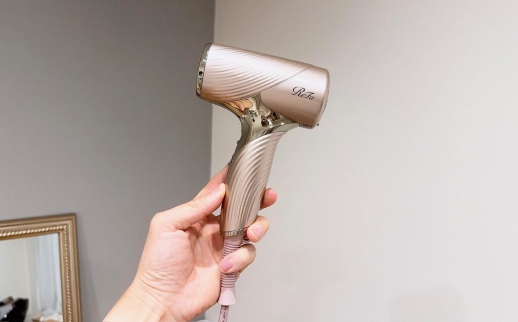 2025新作】リファドライヤーSEを美容師が口コミ評価！違いや使い心地を