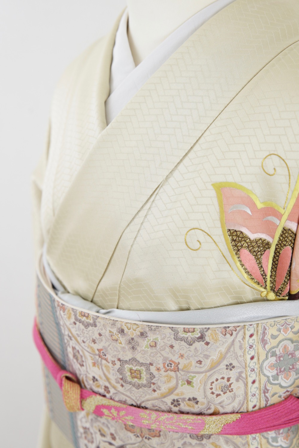 クリームイエロー地蝶々刺繍訪問着 - きもの六花（ricca） | 大阪市北