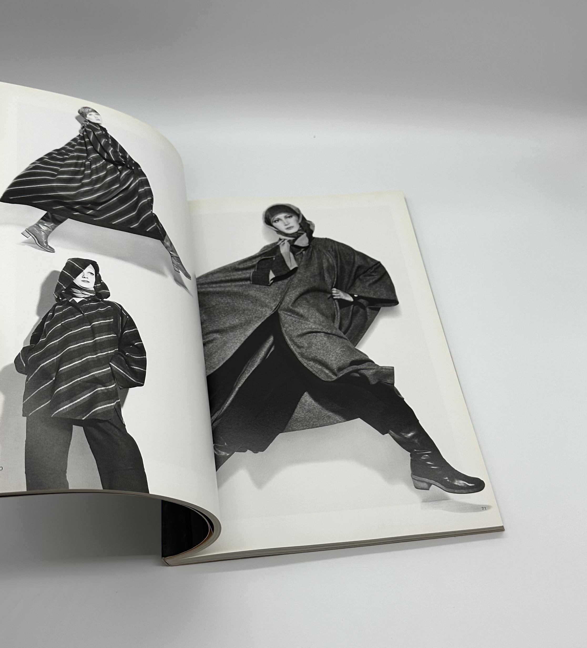 ISSEY MIYAKE EAST MEETS WEST 三宅一生の発想と展開 - りーちあーと